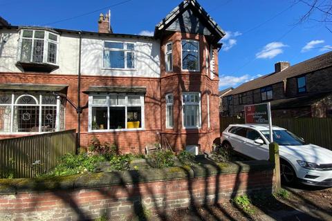 4 bedroom semi-detached house to rent, Chelford Road, Old Trafford