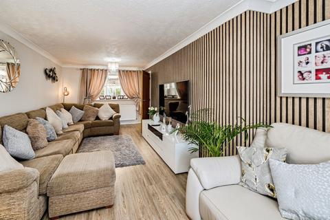 4 bedroom end of terrace house for sale, Stanhope Road, Aylesbury