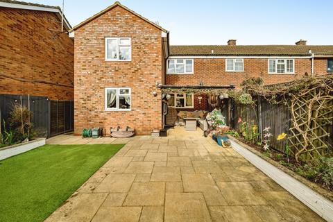 4 bedroom end of terrace house for sale, Stanhope Road, Aylesbury