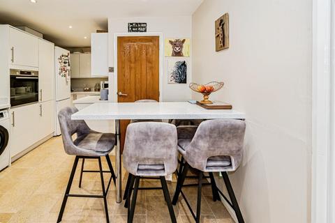 4 bedroom end of terrace house for sale, Stanhope Road, Aylesbury