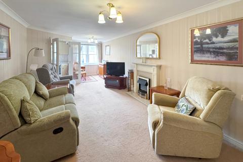 1 bedroom flat for sale, Nelson Court, Glen View, Gravesend, Kent, DA12