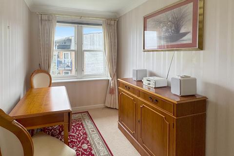 1 bedroom flat for sale, Nelson Court, Glen View, Gravesend, Kent, DA12