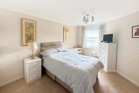 1 bedroom flat for sale, Nelson Court, Glen View, Gravesend, Kent, DA12
