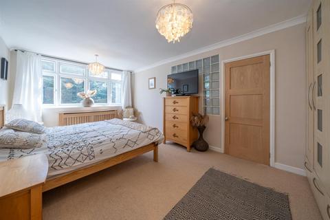 4 bedroom detached bungalow for sale, Cemmaes Court Road, Boxmoor, Hemel Hempstead, Hertfordshire, HP1 1ST