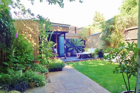 4 bedroom end of terrace house for sale, Morley Road, Lewisham, London, SE13
