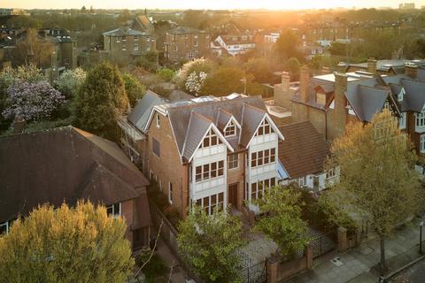 undefined, Grove Park Gardens, Chiswick, W4