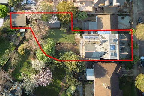 undefined, Grove Park Gardens, Chiswick, W4