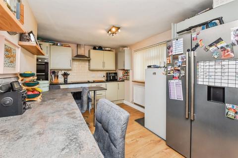 3 bedroom end of terrace house for sale, Cranmore View, Frome