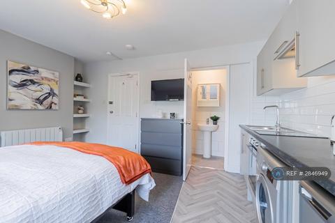 Studio to rent, London Road, Reading, RG1