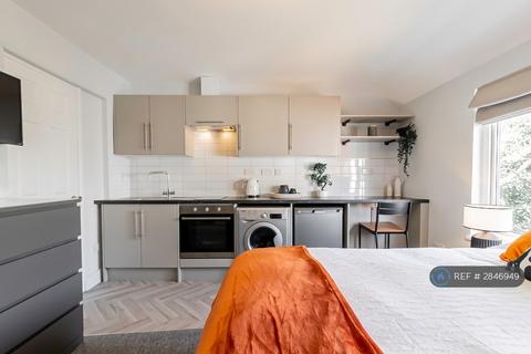 Studio to rent, London Road, Reading, RG1