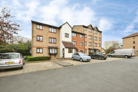 1 bedroom flat for sale, Magpie Close, Enfield, EN1