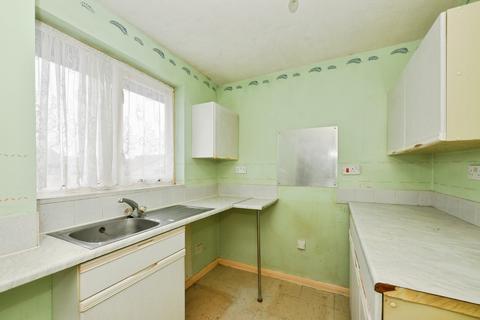 1 bedroom flat for sale, Magpie Close, Enfield, EN1