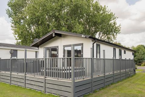 2 bedroom park home for sale, North Walsham, Norfolk, NR28