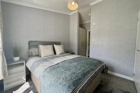 2 bedroom park home for sale, Huddersfield, West Yorkshire, HD8