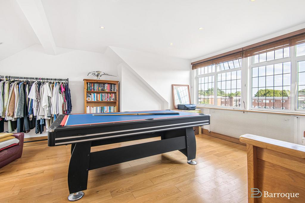 Bed 5 / Games Room
