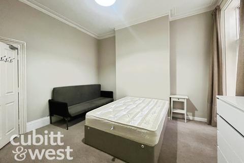 1 bedroom in a house share to rent, Waverley Road Southsea PO5