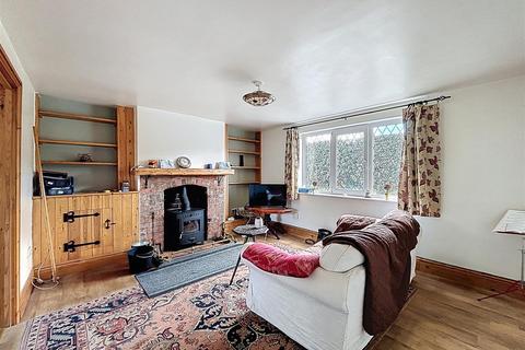 2 bedroom end of terrace house for sale, Back Lane, Seaton, Hull