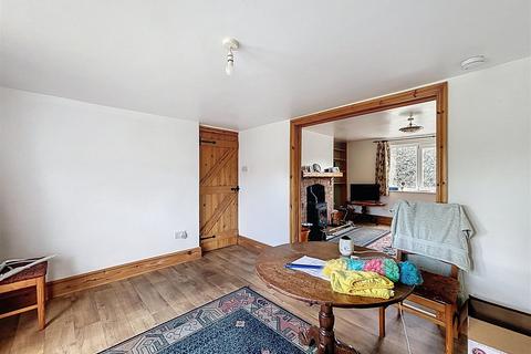 2 bedroom end of terrace house for sale, Back Lane, Seaton, Hull