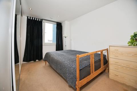2 bedroom flat for sale, Lady Isle House, Ferry Court, Cardiff, South Glamorgan, CF11