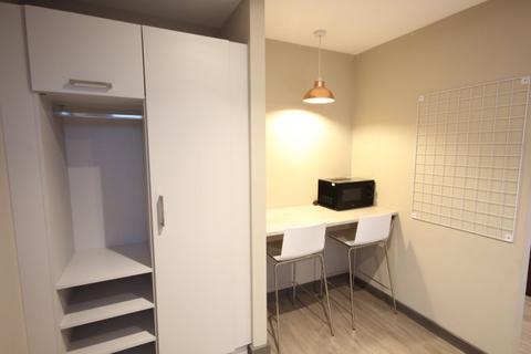 1 bedroom in a house share to rent, Monument House