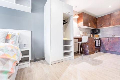 1 bedroom in a house share to rent, Monument House