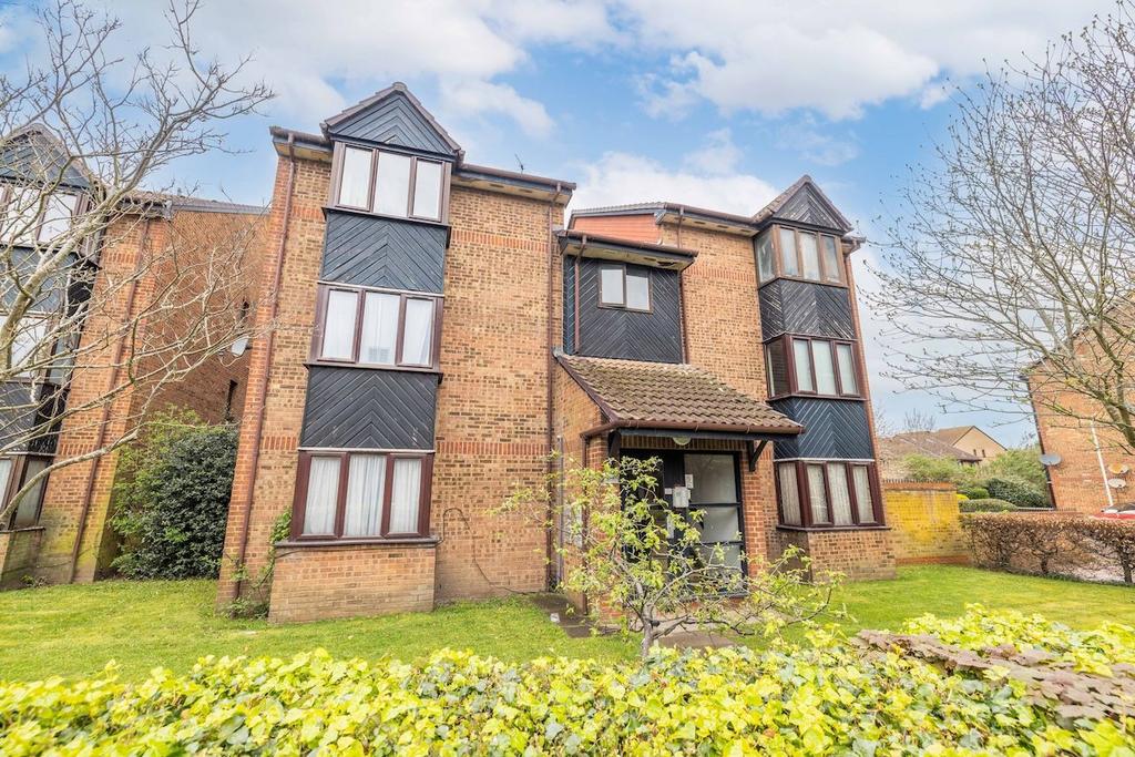 Detached house exterior, garden