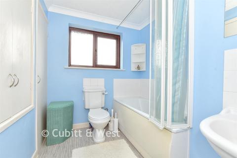 1 bedroom maisonette for sale, West Street, Havant, Hampshire