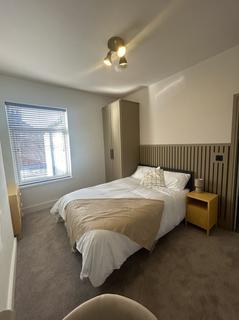 4 bedroom house share to rent, Newland Avenue