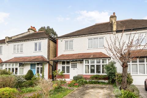 Court Lane, Dulwich, London, SE21