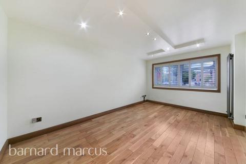 2 bedroom maisonette to rent, Stanley Park Road