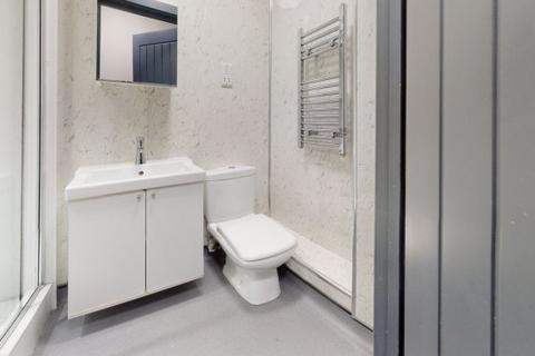 5 bedroom house share to rent, Water House
