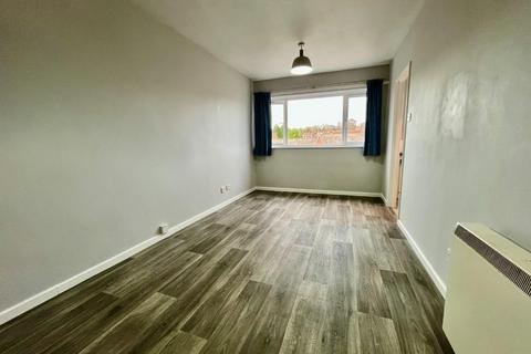 Studio for sale, Stamford Court, Bury St. Edmunds IP33