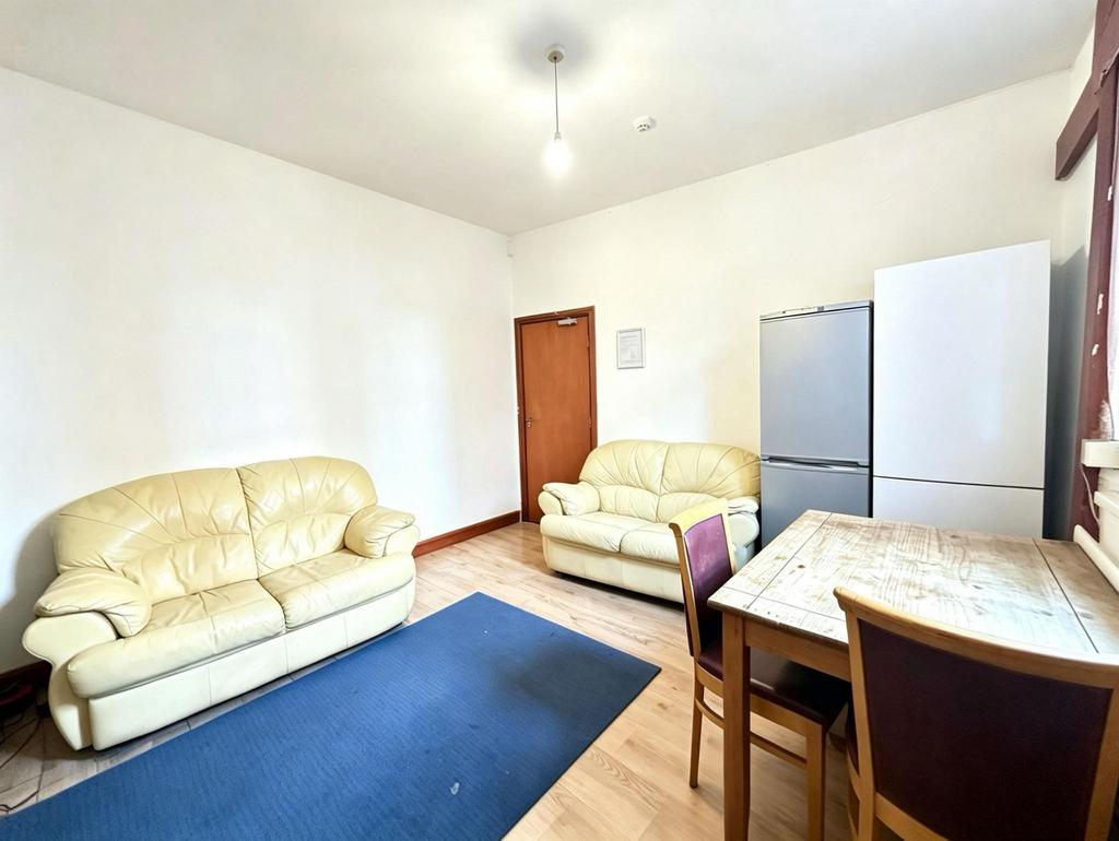 House in LEEDS - View 2