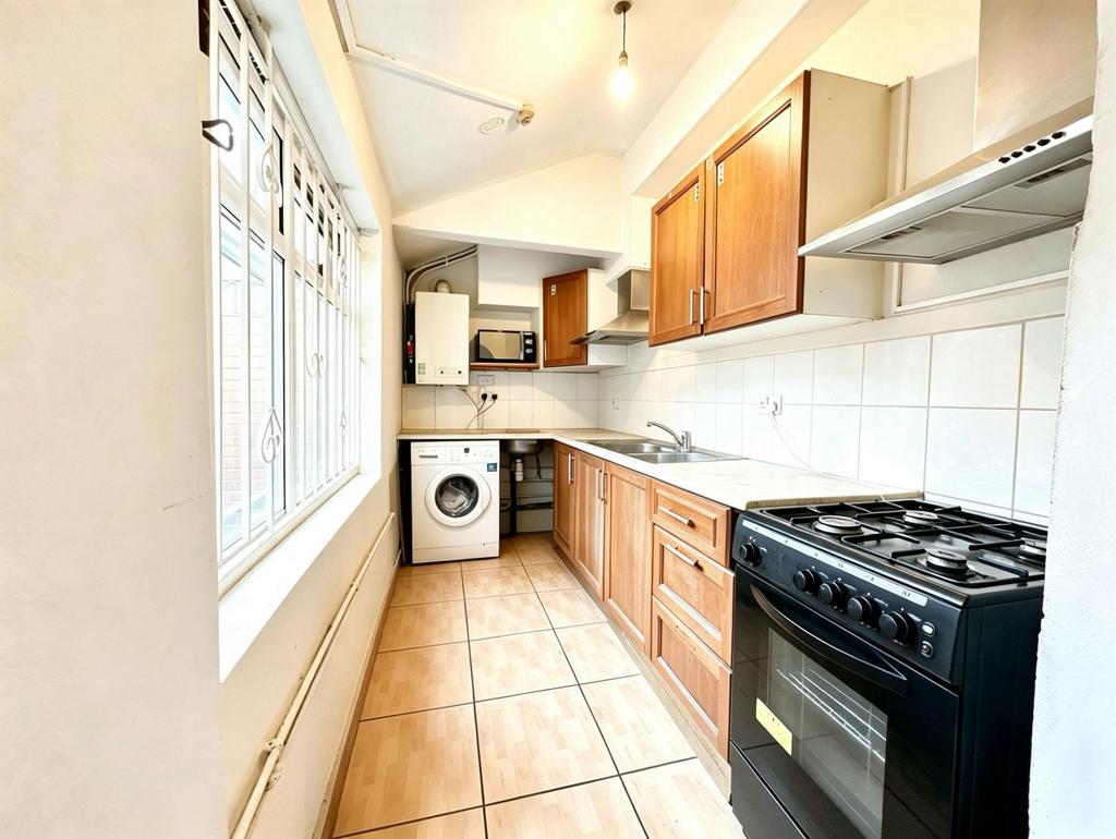 House in LEEDS - View 3