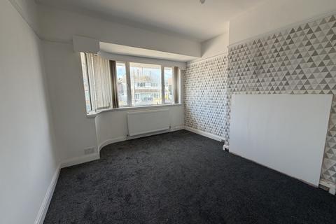 3 bedroom semi-detached house to rent, Lewis Road, Oldbury, West Midlands, B68