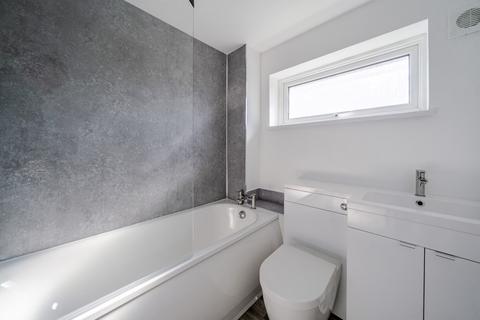 3 bedroom terraced house for sale, The Birches, London