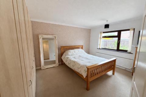 2 bedroom semi-detached bungalow for sale, Mulberry Close, Bury St. Edmunds IP28