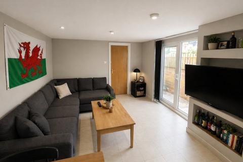 8 bedroom house share to rent, Merthyr Street
