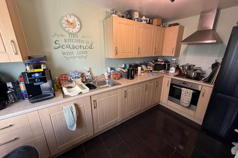 3 bedroom semi-detached house for sale, Redcurrant Avenue, Aylesbury