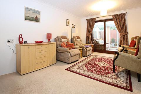 2 bedroom retirement property for sale, Ash Grove, Burwell CB25
