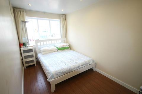 4 bedroom house to rent, Lander Close, Cambridge CB24