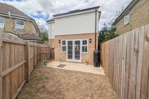 2 bedroom detached house for sale, Darwin Drive, Cambridge CB4