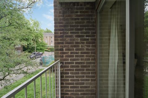 2 bedroom flat for sale, Malcolm Way, Wanstead, London, E11