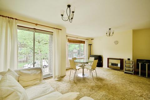 2 bedroom flat for sale, Malcolm Way, Wanstead, London, E11