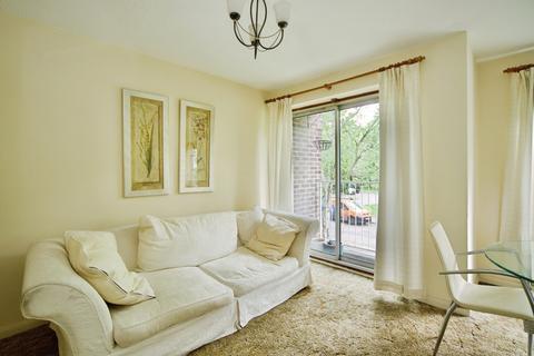 2 bedroom flat for sale, Malcolm Way, Wanstead, London, E11