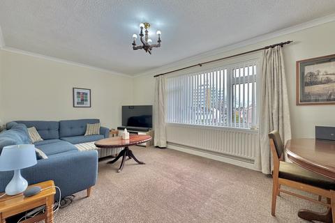 1 bedroom flat for sale, Beaconsfield Court, Sketty, Swansea, City And County of Swansea.