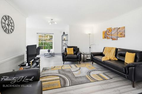 2 bedroom flat for sale, Gilbert Close, London SE18
