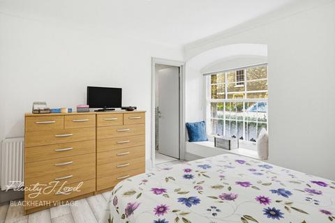 Gilbert Close, London SE18