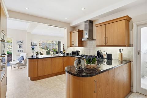 undefined, Manor Way, Purley CR8