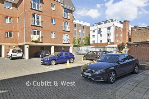 2 bedroom apartment for sale, High Street, Cosham, Portsmouth, Hampshire